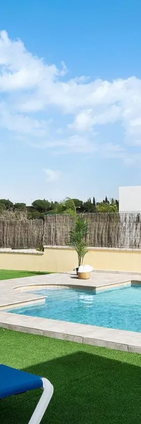 Villa Montenmedio - Juande，位于El Soto的酒店