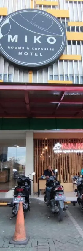 Miko Rooms & Capsules hotel，位于Bungurasih的酒店