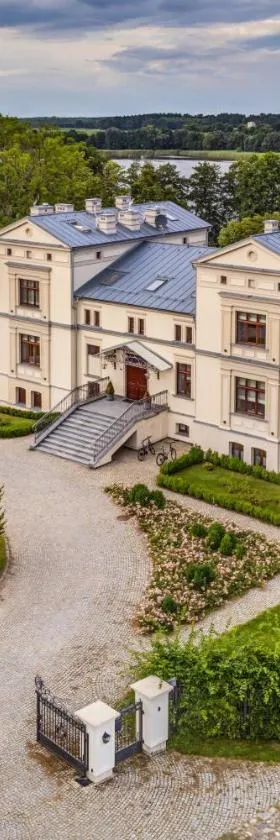 Pałac Warlity，位于奥尔什蒂内克的酒店
