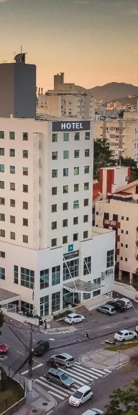 Interclass Florianópolis，位于弗洛里亚诺波利斯的酒店