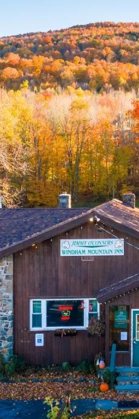 Jimmy OConnor's Windham Mtn Inn，位于温德姆的酒店