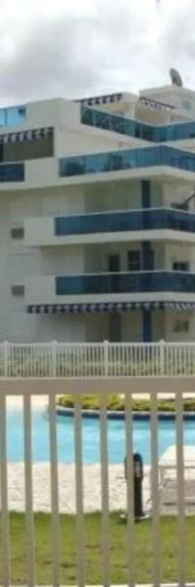 Beautiful beachside apartment w/ terrace, balcony.，位于Arenas的酒店