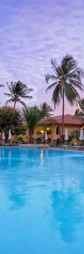 Ocean Bay Hotel & Resort，位于班珠尔的酒店
