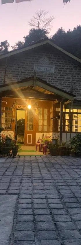 Rose Villa Heritage Bungalow No 9，位于Takdāh的酒店