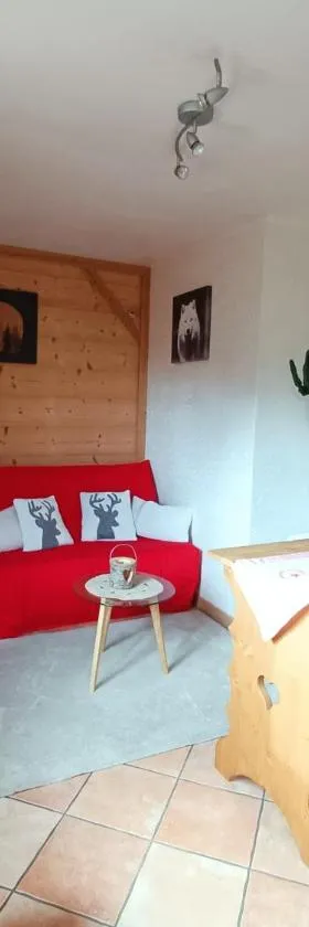 Appartement avec terrasse et parking Privé，位于Aigueblanche的酒店