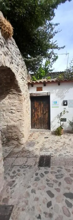 Casa Pozo de la Nieve，位于Iznatoraf的酒店