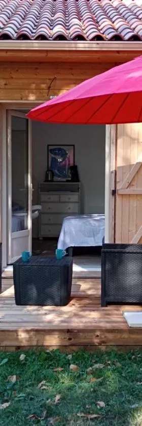 Chambre au calme entourée par la nature.，位于韦泽尔河畔圣莱昂的酒店