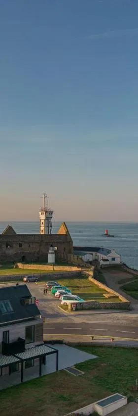 Hostellerie de la Pointe Saint-Mathieu - SPA & Restaurant，位于普卢贡韦兰的酒店