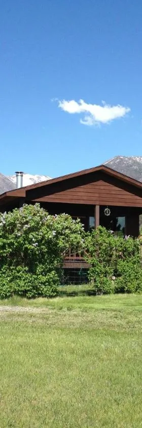 蒙大拿州利文斯顿派河小屋度假屋，位于利文斯顿的酒店