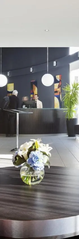 Ramada Encore by Wyndham Belconnen Canberra，位于堪培拉的酒店