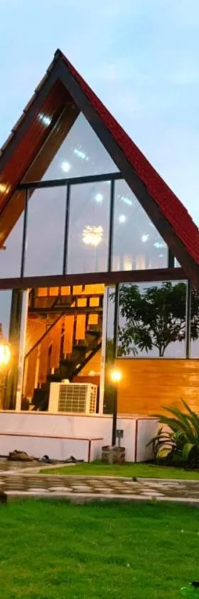Villa Desa Pehkulon，位于Minggiran的酒店