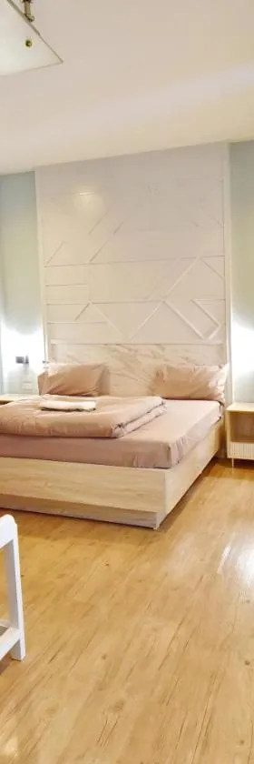 97 Merryland Apartments & Hotel，位于Ban Bang Samak的酒店