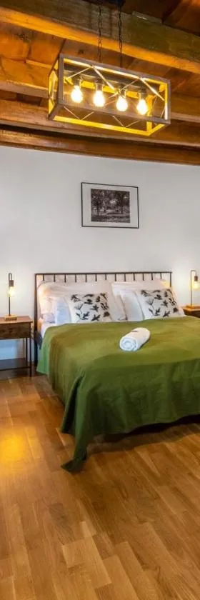 Ferrata Vár Vendégház，位于Csesznek的酒店