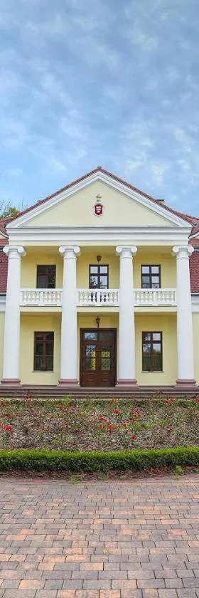 Dwór Słupia，位于Zarzecze的酒店