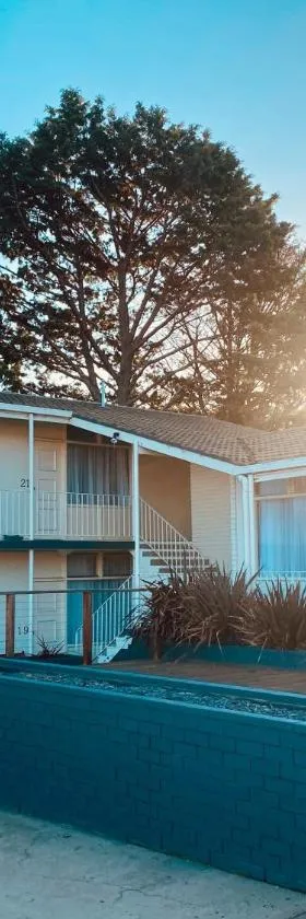 Redhill Cooma Motor Inn，位于库马的酒店