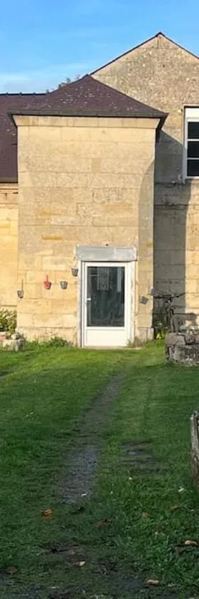 Gîte le Presbytère de Blérancourt，位于Blérancourt的酒店