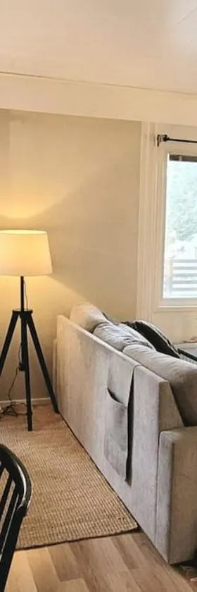 Modern apartment with free parking & sauna，位于Ylöjärvi的酒店