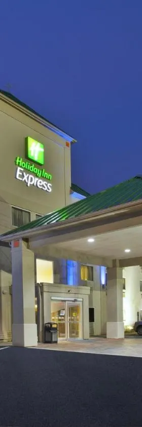 Holiday Inn Express Irwin PA TPK Exit 67 by IHG，位于Irwin的酒店