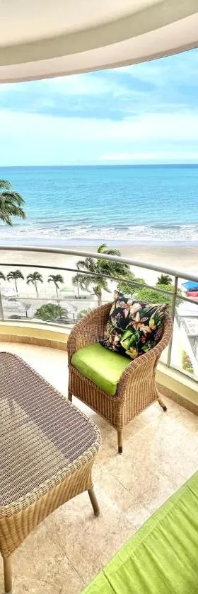 Encantador departamento frente al mar con WIFI，位于通苏帕的酒店