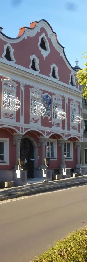 Hotel - Café - Konditorei Schröckmayr-Kastner，位于Neufelden的酒店