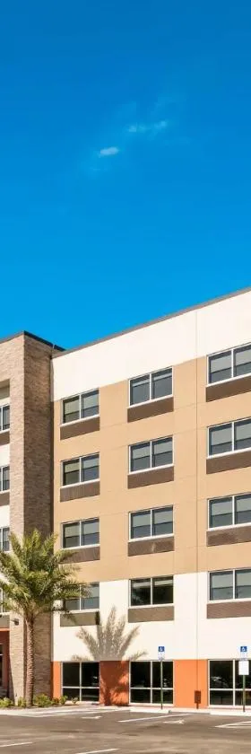 Holiday Inn Express & Suites Jacksonville - Town Center by IHG，位于杰克逊维尔的酒店
