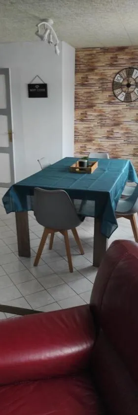 Maison de village avec exterieur，位于Oysonville的酒店