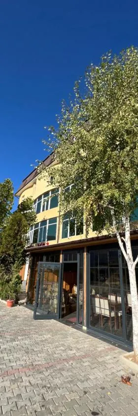 Hotel Yal Restaurant，位于泰托沃的酒店