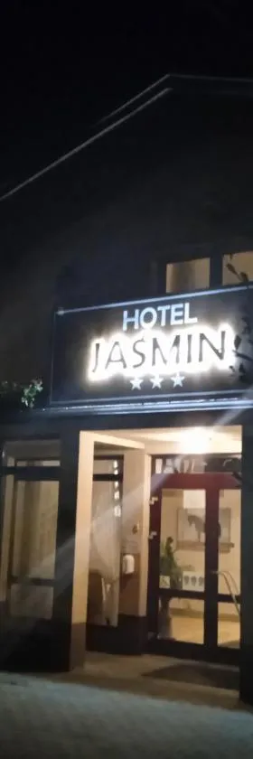 Hotel Jaśmin，位于Regetów Niżny的酒店