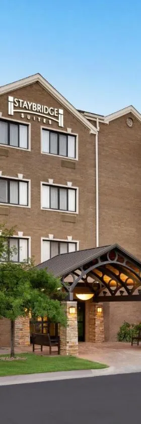 俄克拉何马市鹌鹑泉驻桥套房酒店，位于俄克拉何马城的酒店