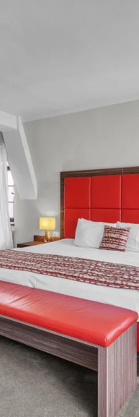 Hotel Nelly Kellys，位于特鲁特诺夫的酒店