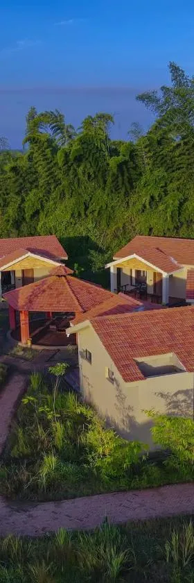 Aranyak Resort Kanha，位于Dhanwār的酒店