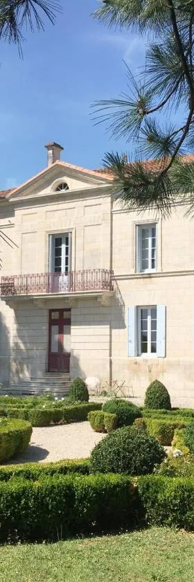 Les Croque-Notes, chambres et table d'hôtes，位于Lorignac的酒店