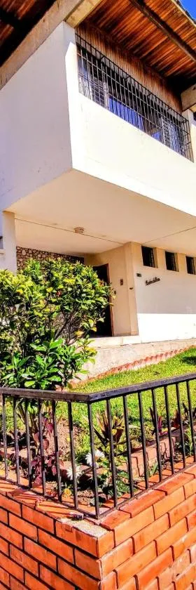 Casa Cumbre Mérida, Espectacular Vista, ubicación y comodidad，位于Mérida的酒店