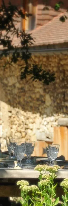 DOMAINE DE LABROUSSE, Maison d'hôtes en Périgord，位于Agonac的酒店