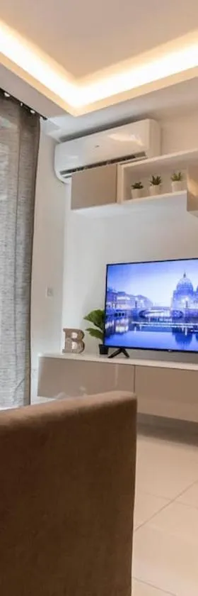 Lovely Modern 1 Bedroom Apartment in San Gwann，位于San Ġwann的酒店