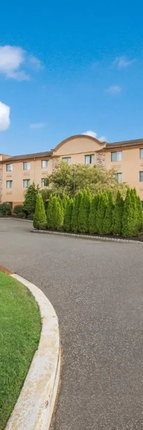 Red Roof Inn Fairfield，位于费尔菲尔德的酒店