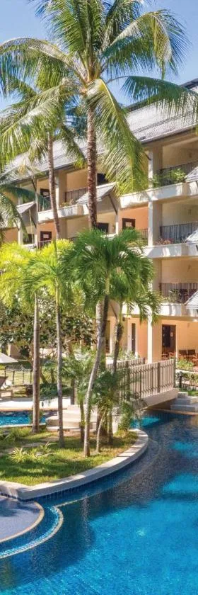 Radisson Resort and Suites Phuket，位于卡马拉海滩的酒店