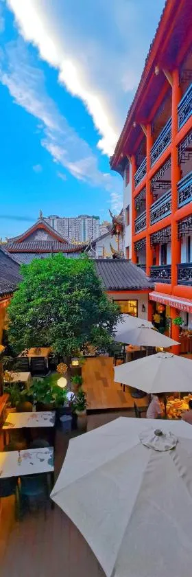 文君楼庭院·美食酒店（成都宽窄巷子店），位于成都的酒店