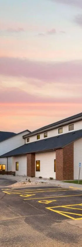 Best Western Watertown Inn & Suites，位于沃特敦的酒店