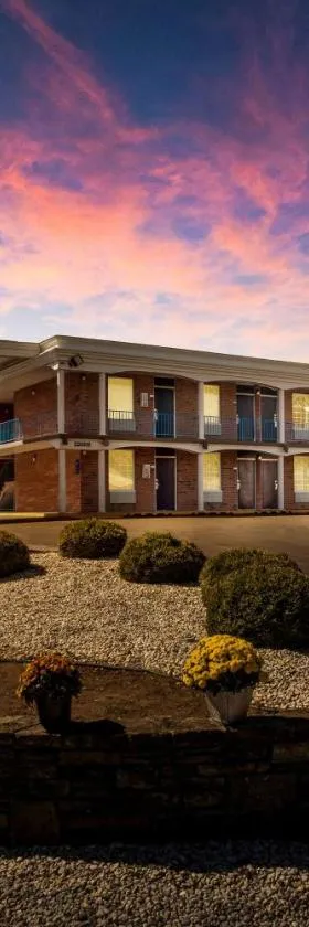 SureStay Hotel by Best Western Bardstown General Nelson，位于巴兹敦的酒店
