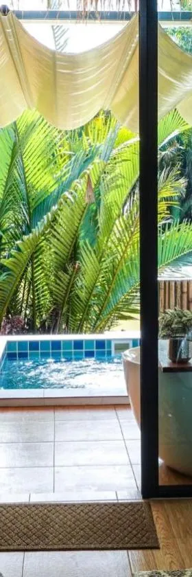 Phetrapoolvilla (เภตราพูลวิลล่า)，位于素叻的酒店