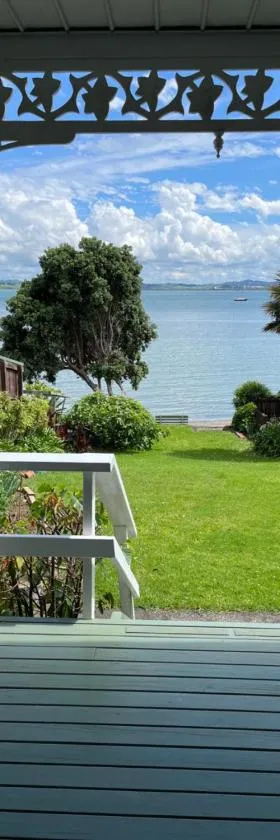 Tamaterau Seaview House in Whangarei，位于旺阿雷的酒店
