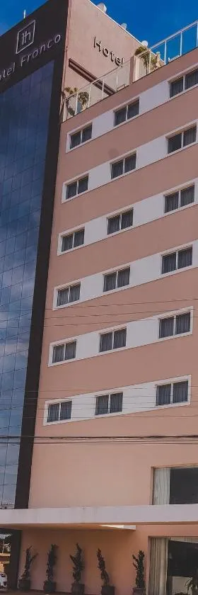 Hotel Franco，位于Dionísio Cerqueira的酒店