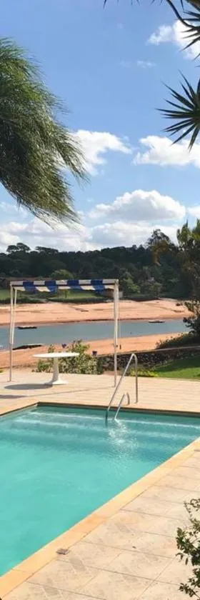 Casa de campo inteira de frente pra Represa Avaré，位于阿瓦雷的酒店