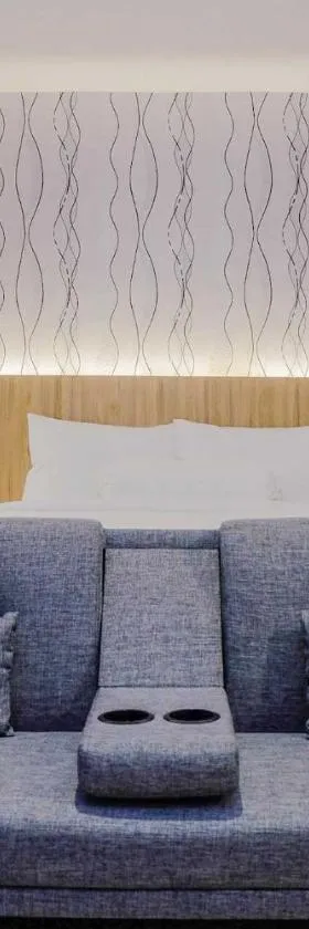 Front One Hotel Sragen，位于Sragen的酒店