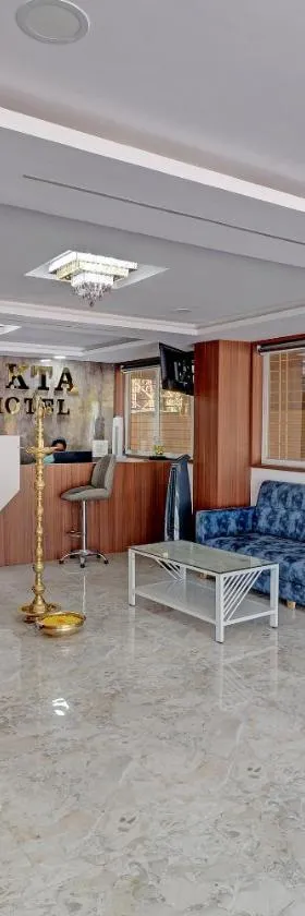 Ivory Suites，位于Airoli的酒店
