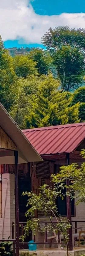 Vedant Valley Resort, Kund-Guptkashi, By Himalayan Eco Lodges，位于Rudraprayāg的酒店