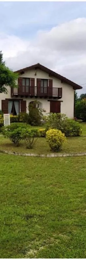 Maison familiale Pays Basque，位于Ahaxe-Alciette-Bascassan的酒店