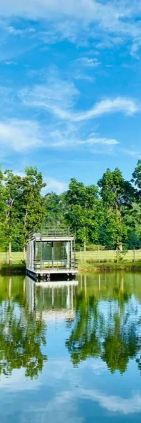 บ้านสวนคีรีวงศ์ Baansuan Khiriwong Boathouse，位于Khao Yoi的酒店