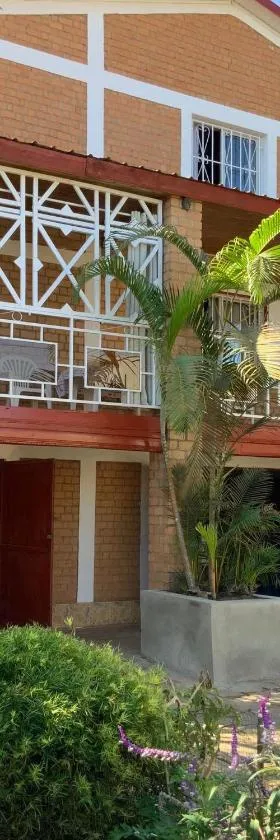 Villa Eden Wood，位于Ivato的酒店